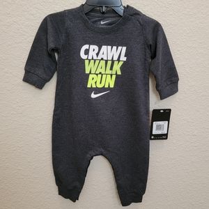 Nike Jumpsuit Crawl, Walk, Run gray for Baby (6M)